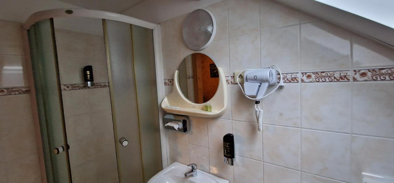 Hostinec U Reky Hotel Ostravice Bagian luar foto