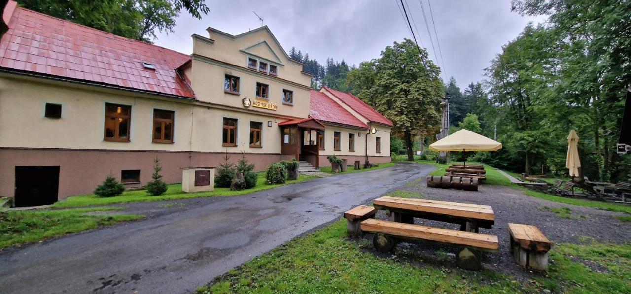 Hostinec U Reky Hotel Ostravice Bagian luar foto