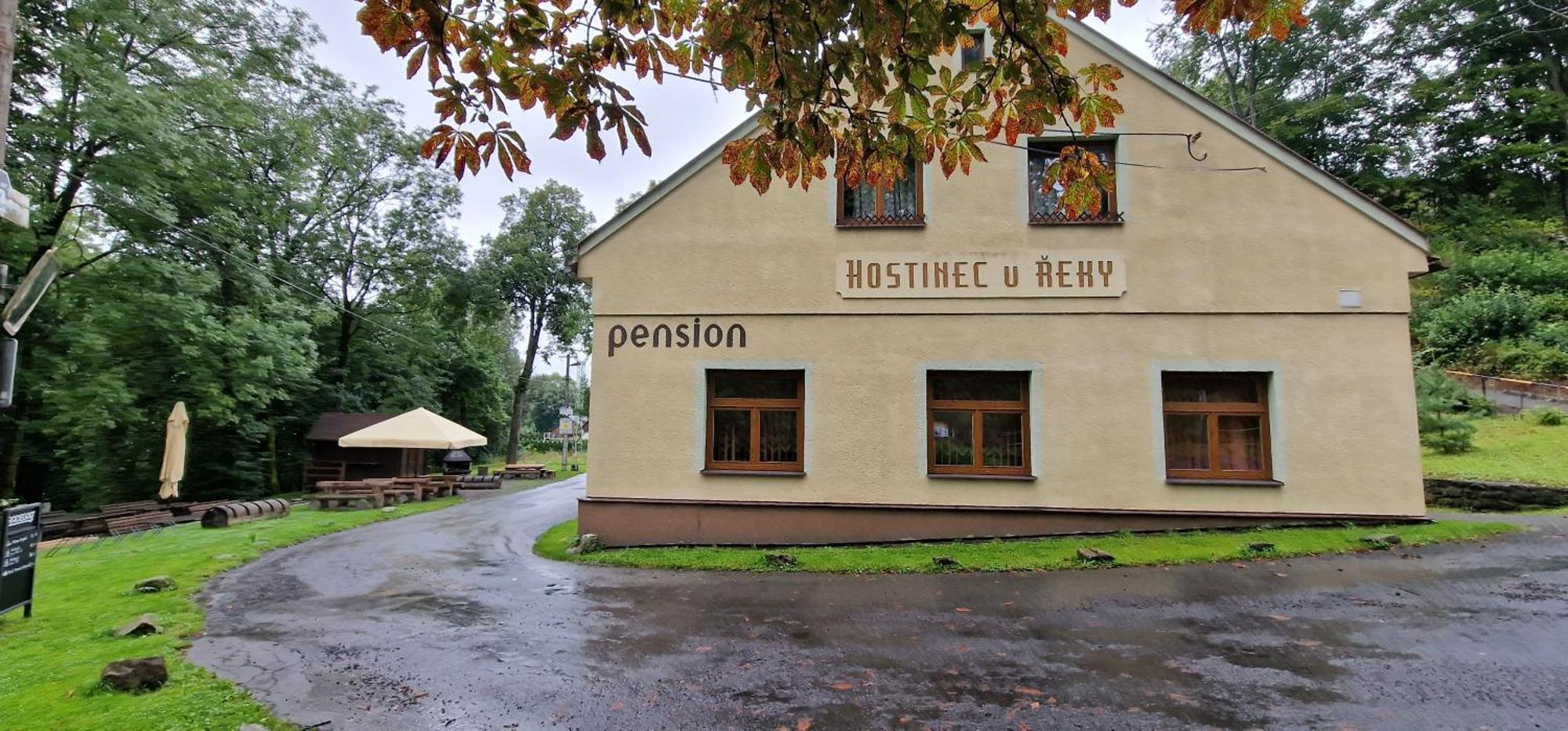 Hostinec U Reky Hotel Ostravice Bagian luar foto