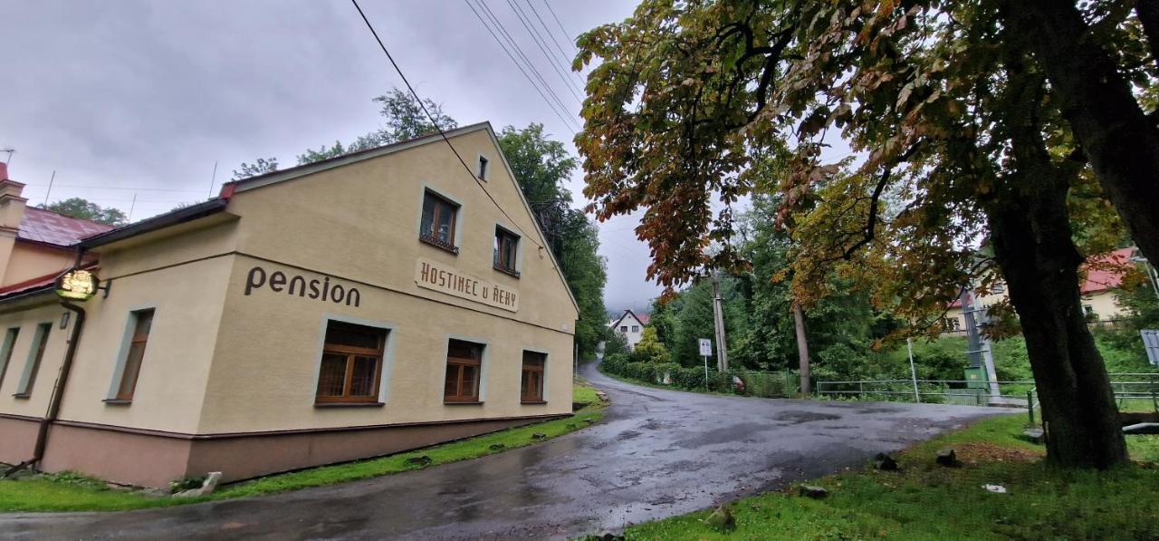 Hostinec U Reky Hotel Ostravice Bagian luar foto